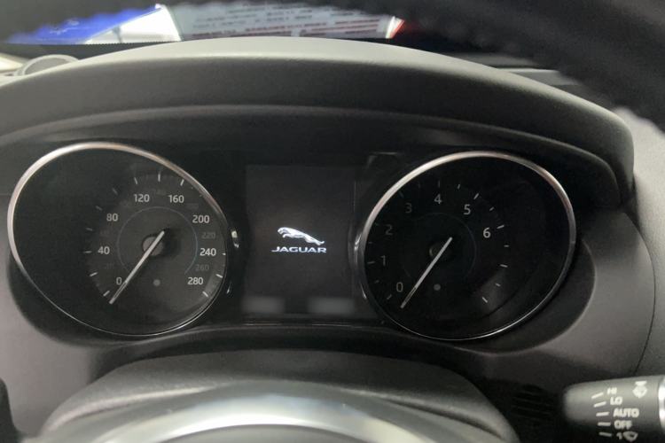 Used Jaguar XE 2017 2.0T 200 PS R-Sport Instrument Cluster