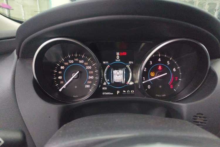 Used Jaguar XE 2017 2.0T 200 PS R-Sport Instrument Cluster