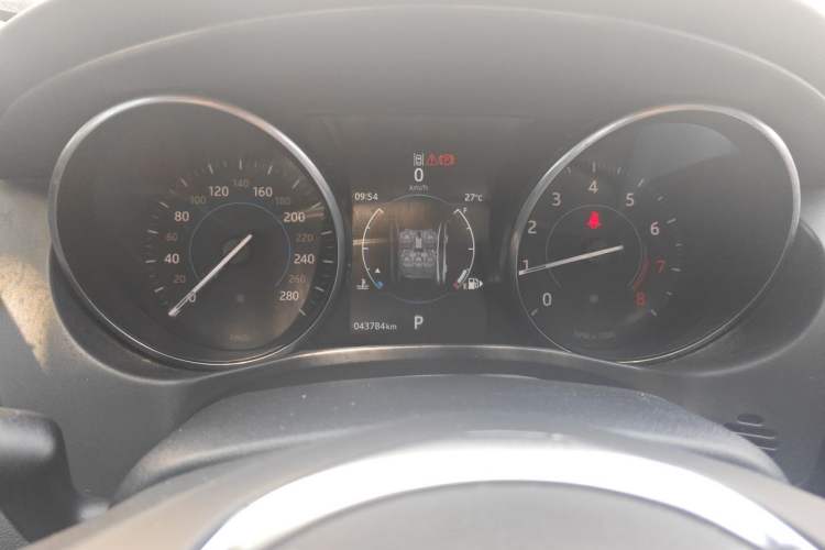 Used Jaguar XE 2017 2.0T 200 PS R-Sport Instrument Cluster