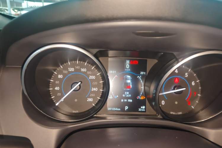 Used Jaguar XE 2017 2.0T 200 PS R-Sport Instrument Cluster