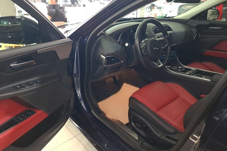 Used Jaguar XE 2017 2.0T 200 PS R-Sport Interior 2
