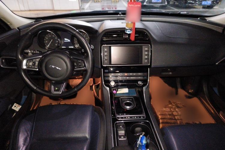 Used Jaguar XE 2017 2.0T 200 PS R-Sport Interior 2