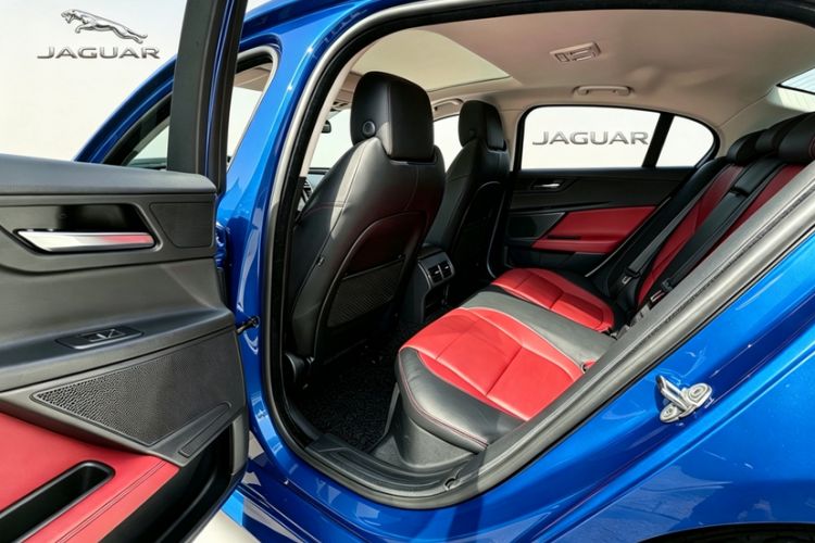 Used Jaguar XE 2017 2.0T 200 PS R-Sport Interior 3
