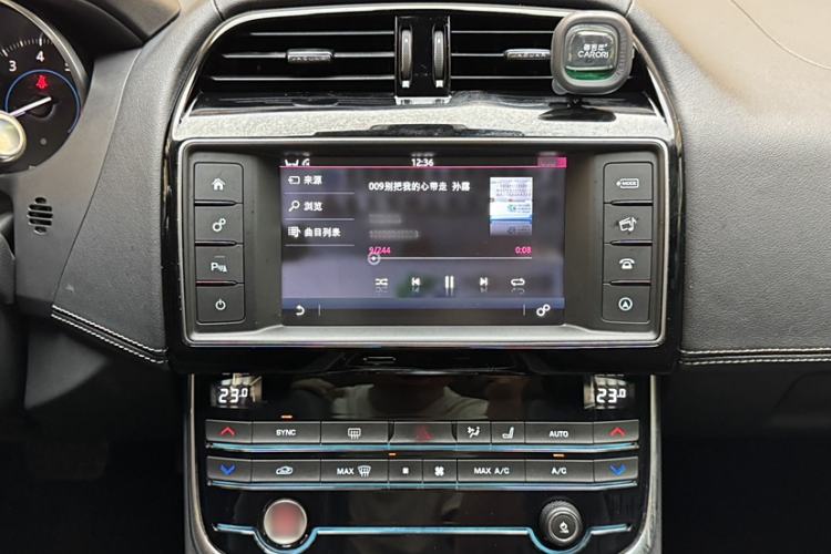 Used Jaguar XE 2017 2.0T 240 PS R-Sport Interior 3
