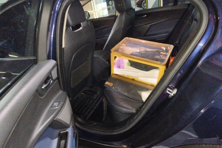 Used Jaguar XE 2017 2.0T 200 PS R-Sport Interior 4