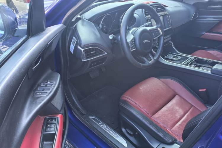 Used Jaguar XE 2017 2.0T 200 PS R-Sport Interior 5