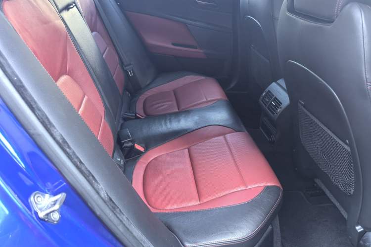 Used Jaguar XE 2017 2.0T 200 PS R-Sport Interior 8