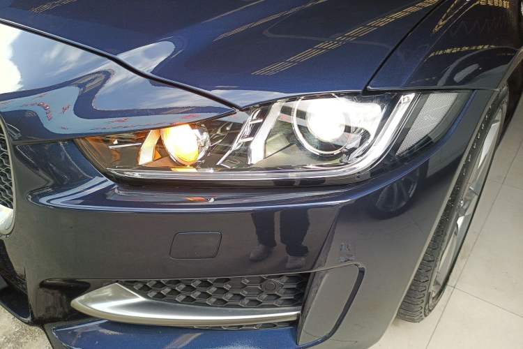 Used Jaguar XE 2017 2.0T 200 PS R-Sport Left Front Headlight