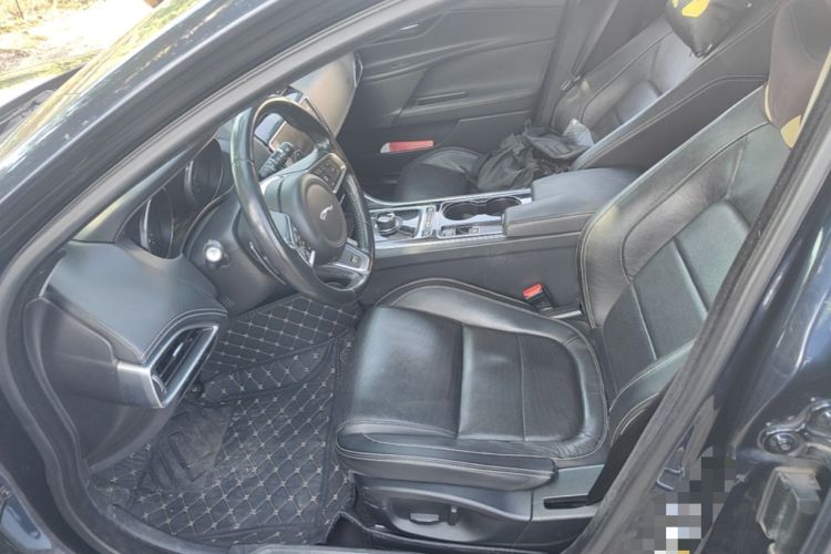 Used Jaguar XE 2017 2.0T 200 PS R-Sport Left Front Seat