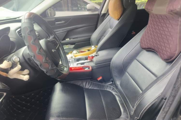 Used Jaguar XE 2017 2.0T 200 PS R-Sport Left Front Seat