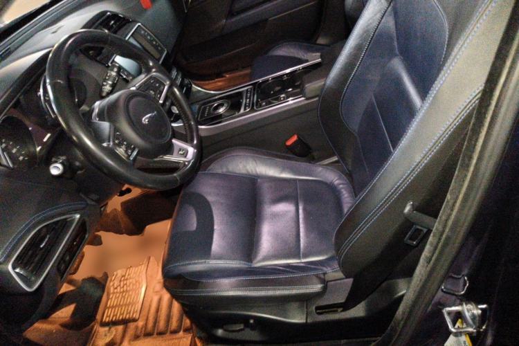 Used Jaguar XE 2017 2.0T 200 PS R-Sport Left Front Seat