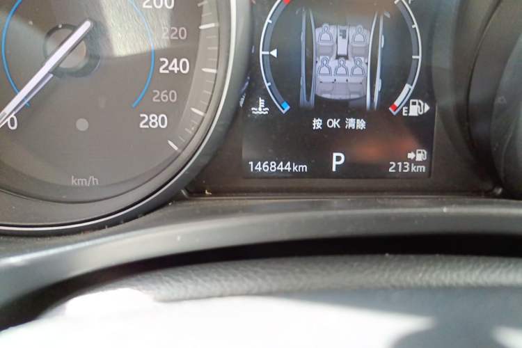 Used Jaguar XE 2017 2.0T 200 PS R-Sport Odometer Close Up