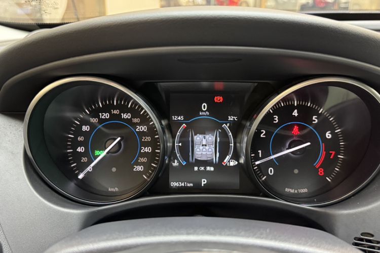 Used Jaguar XE 2017 2.0T 240 PS R-Sport Odometer Close Up