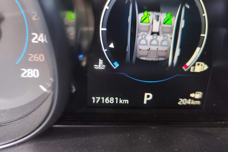 Used Jaguar XE 2017 2.0T 200 PS R-Sport Odometer Close Up