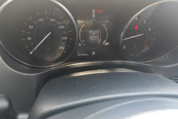 Used Jaguar XE 2017 2.0T 200 PS R-Sport Odometer Close Up
