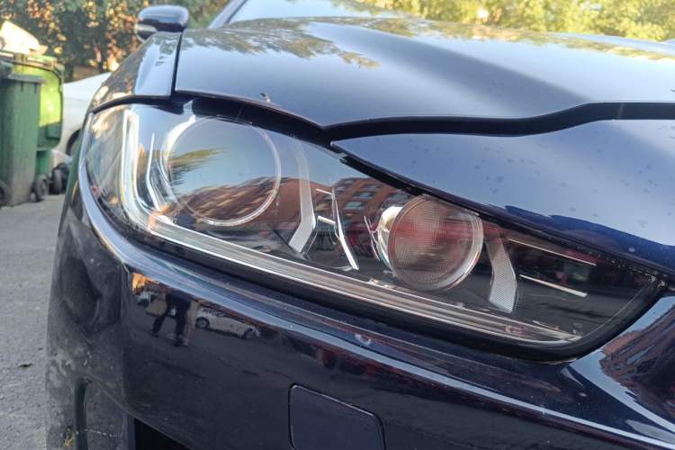 Used Jaguar XE 2017 2.0T 200 PS R-Sport Right Front Headlight