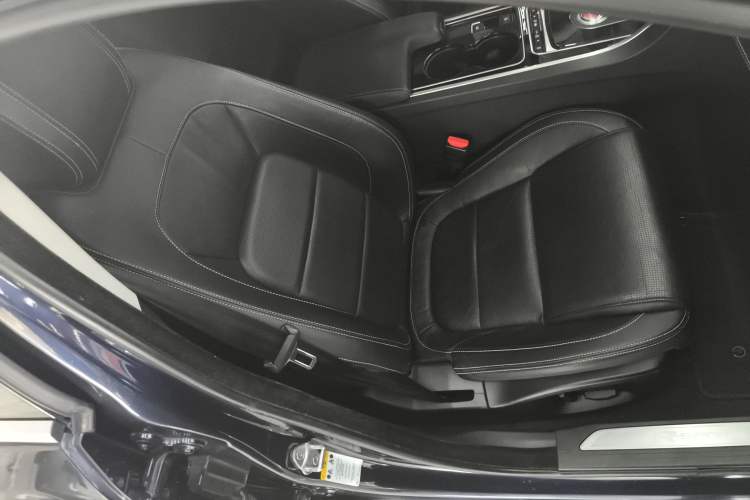 Used Jaguar XE 2017 2.0T 200 PS R-Sport Right Front Seat