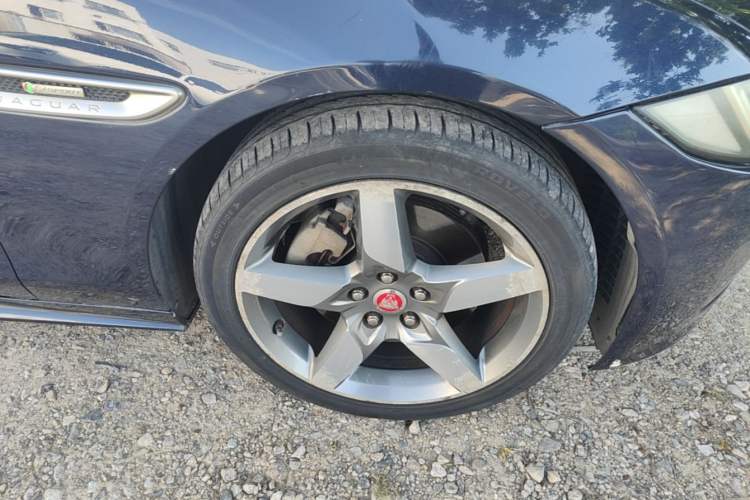 Used Jaguar XE 2017 2.0T 200 PS R-Sport Right Front Wheel Hub
