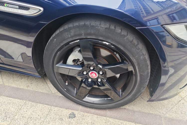 Used Jaguar XE 2017 2.0T 200 PS R-Sport Right Front Wheel Hub