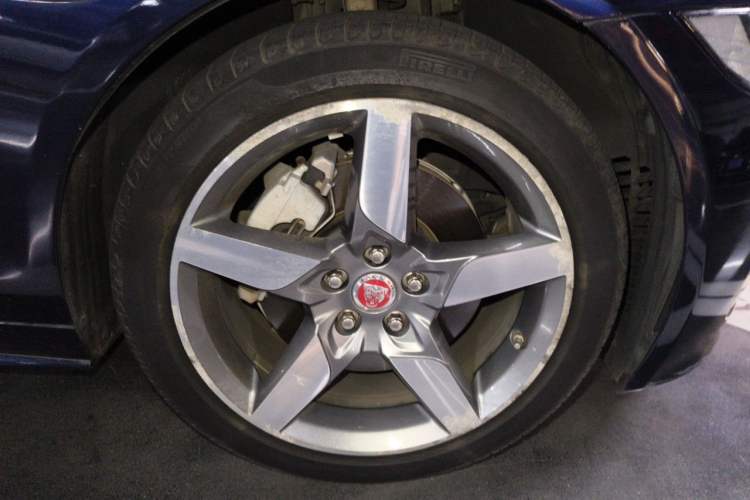 Used Jaguar XE 2017 2.0T 200 PS R-Sport Right Front Wheel Hub