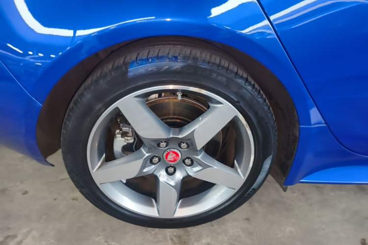 Used Jaguar XE 2017 2.0T 200 PS R-Sport Right Rear Wheel Hub
