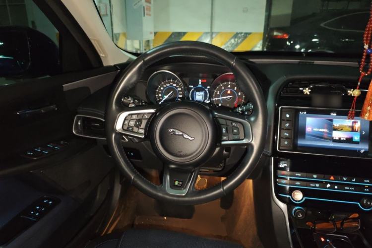 Used Jaguar XE 2017 2.0T 200 PS R-Sport Steering Wheel