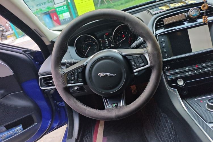Used Jaguar XE 2017 2.0T 200 PS R-Sport Steering Wheel