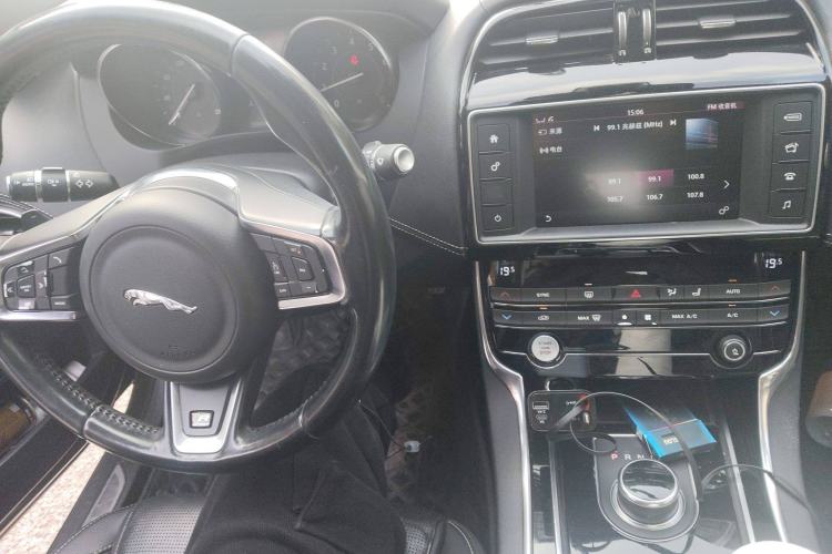 Used Jaguar XE 2017 2.0T 200 PS R-Sport Steering Wheel