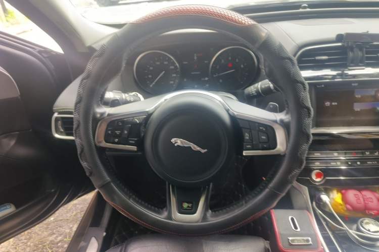 Used Jaguar XE 2017 2.0T 200 PS R-Sport Steering Wheel