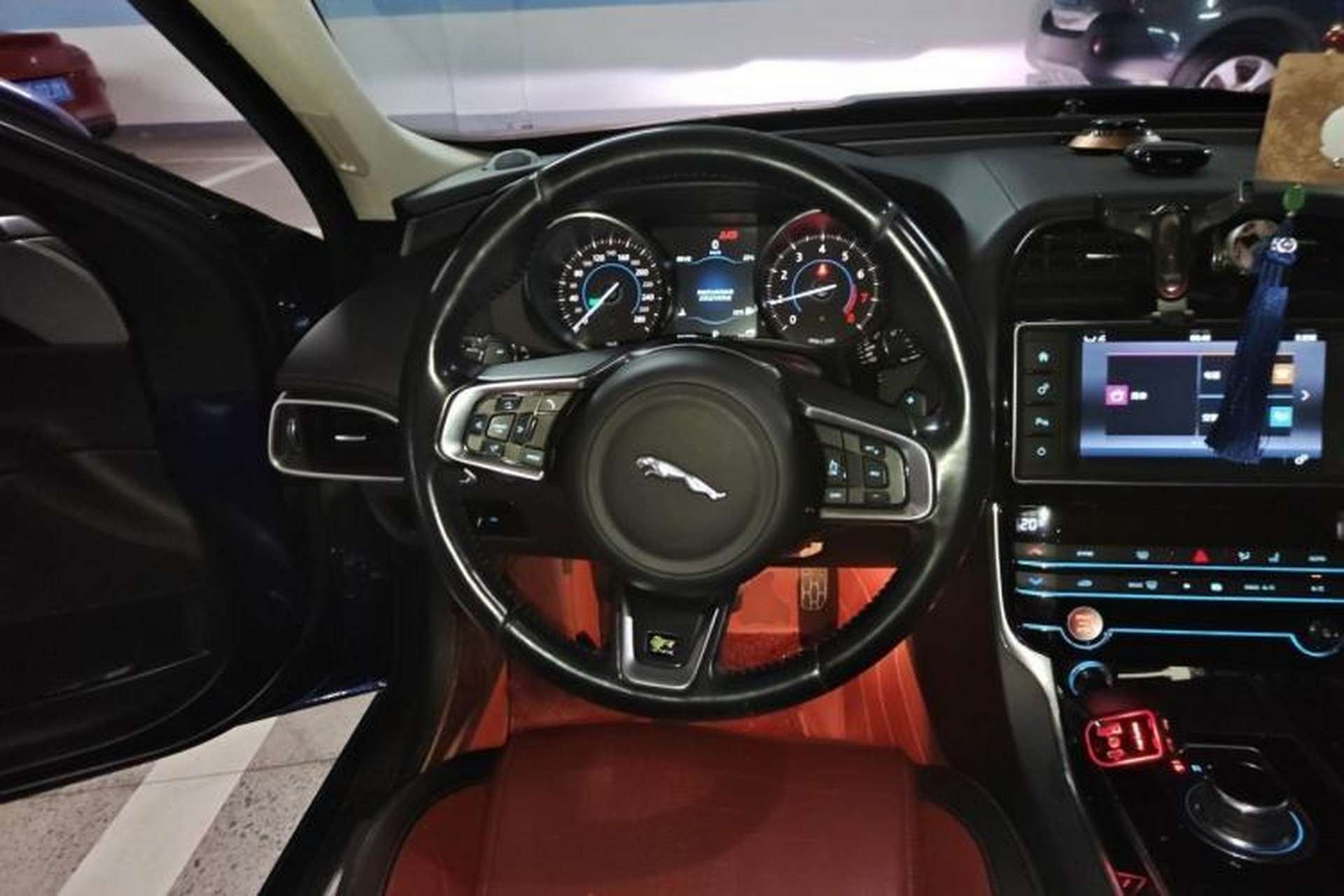 Used Jaguar XE 2017 2.0T 200 PS R-Sport Steering Wheel