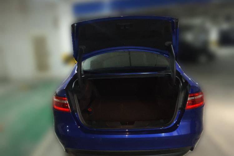 Used Jaguar XE 2017 2.0T 200 PS R-Sport Trunk