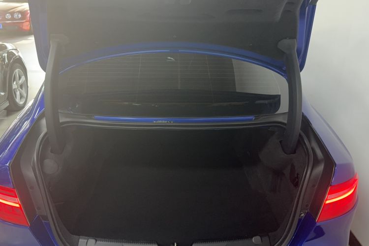 Used Jaguar XE 2017 2.0T 200 PS R-Sport Trunk