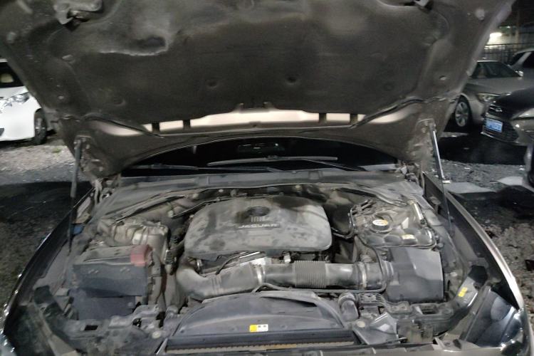 Used Jaguar XE 2017 2.0T 200 PS R-Sport Engine Bay