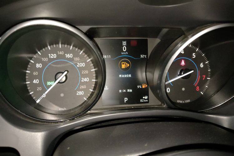 Used Jaguar XE 2017 2.0T 200 PS R-Sport Instrument Cluster