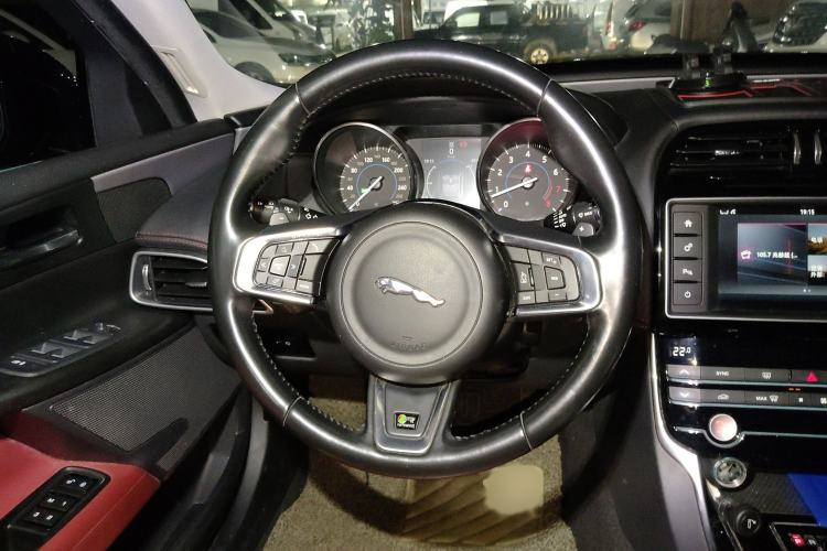 Used Jaguar XE 2017 2.0T 200 PS R-Sport Steering Wheel