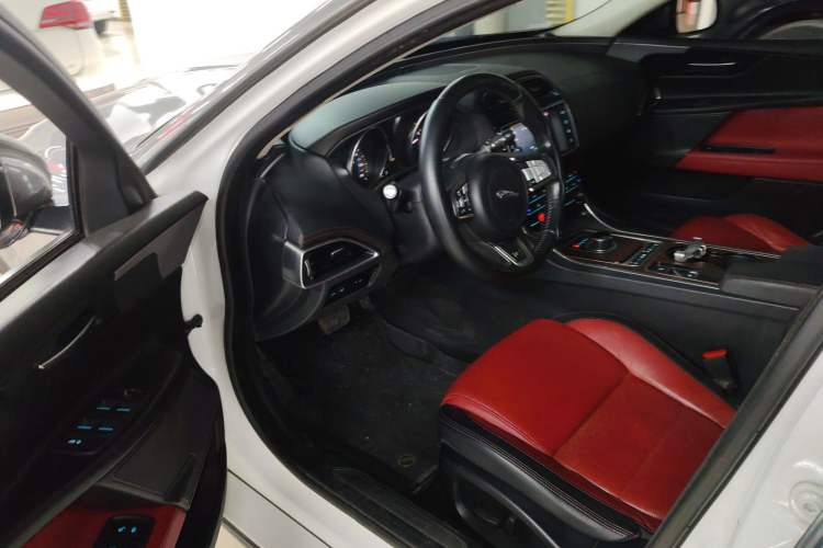 Used Jaguar XE 2017 2.0T 200 PS R-Sport Driver Seat