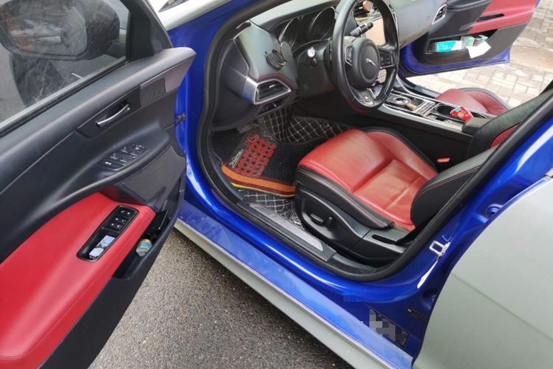 Used Jaguar XE 2017 2.0T 200 PS R-Sport Driver Seat