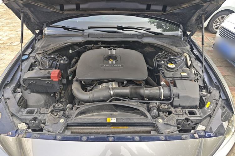 Used Jaguar XE 2017 2.0T 200 PS R-Sport Engine Bay