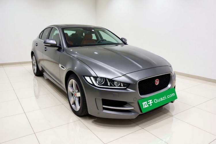 Used Jaguar XE 2017 2.0T 200 PS R-Sport Exterior 2