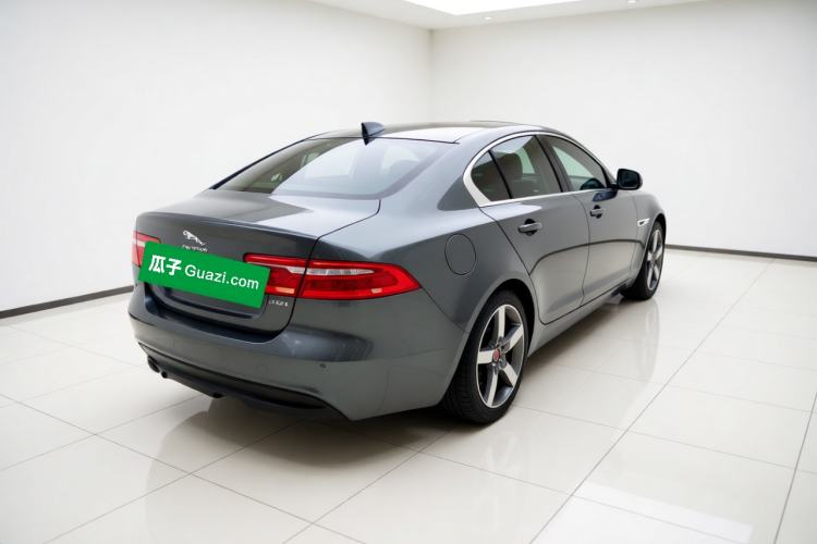 Used Jaguar XE 2017 2.0T 200 PS R-Sport Exterior 5