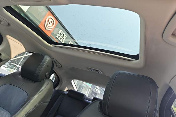 Used Jaguar XE 2017 2.0T 200 PS R-Sport Headliner