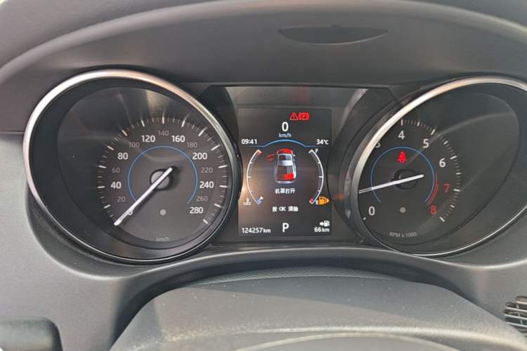 Used Jaguar XE 2017 2.0T 200 PS R-Sport Instrument Cluster