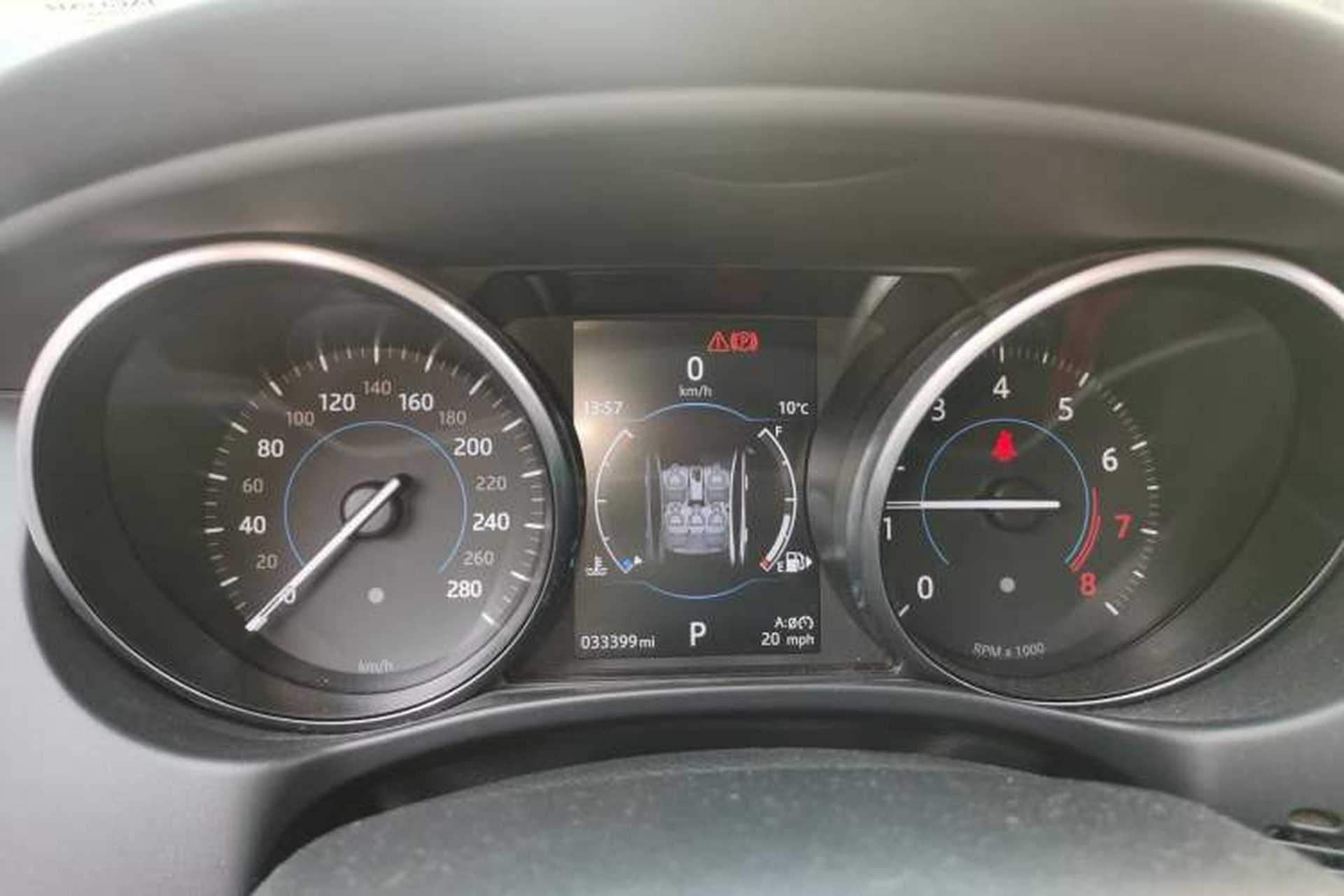 Used Jaguar XE 2017 2.0T 200 PS R-Sport Instrument Cluster