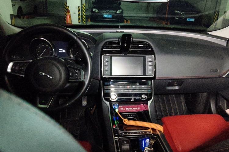 Used Jaguar XE 2017 2.0T 200 PS R-Sport Interior 2