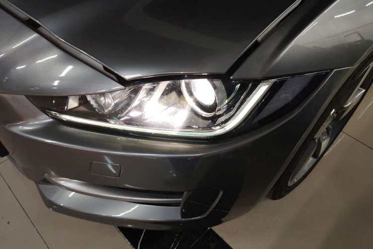 Used Jaguar XE 2017 2.0T 200 PS R-Sport Left Front Headlight