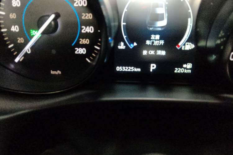 Used Jaguar XE 2017 2.0T 200 PS R-Sport Odometer Close Up