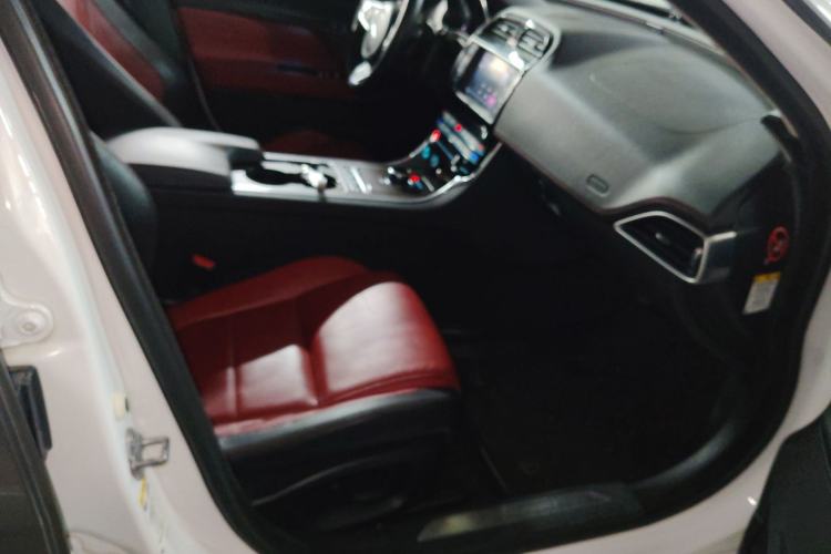 Used Jaguar XE 2017 2.0T 200 PS R-Sport Right Front Seat