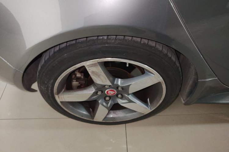 Used Jaguar XE 2017 2.0T 200 PS R-Sport Right Rear Wheel Hub