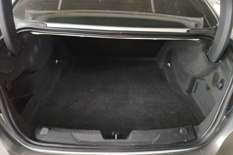 Used Jaguar XE 2017 2.0T 200 PS R-Sport Trunk