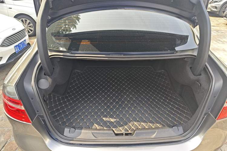 Used Jaguar XE 2017 2.0T 200 PS R-Sport Trunk